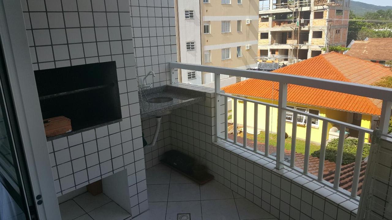 Апартаменты Duas Quadras Mar Em Canasvieiras Edificio Ana Carolina Com Elevador E Proximo Trapiche Флорианополис Номер фото